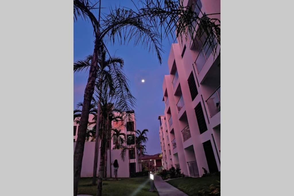 Departamento De Lujo En Manzanillo, Planta Baja Frente A La Alberca Apartment Luaran gambar