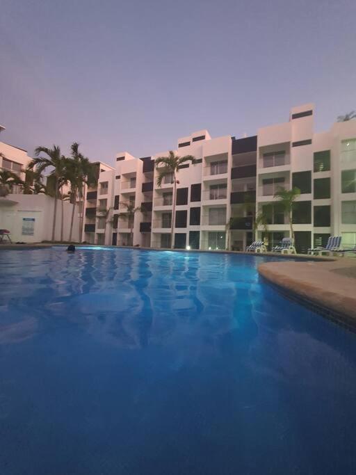 Departamento De Lujo En Manzanillo, Planta Baja Frente A La Alberca Apartment Luaran gambar